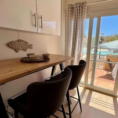 公寓 Modern Town House With Sea And Pool Views *
